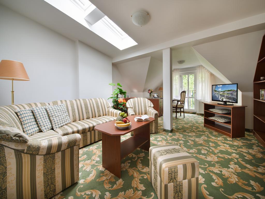 Ea Hotel Elefant Karlsbad Rum bild