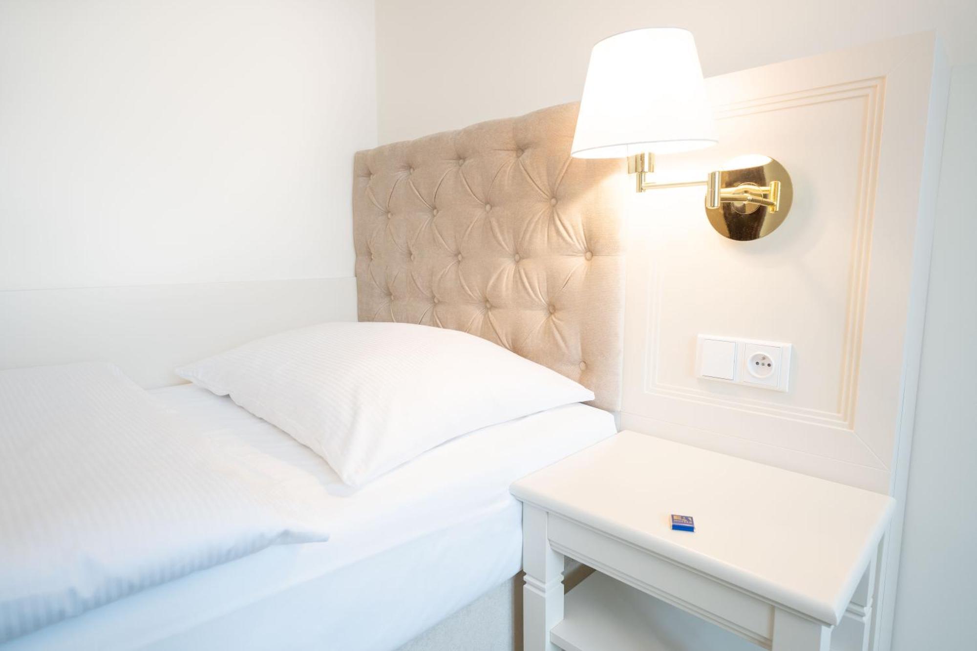 Ea Hotel Elefant Karlsbad Exteriör bild