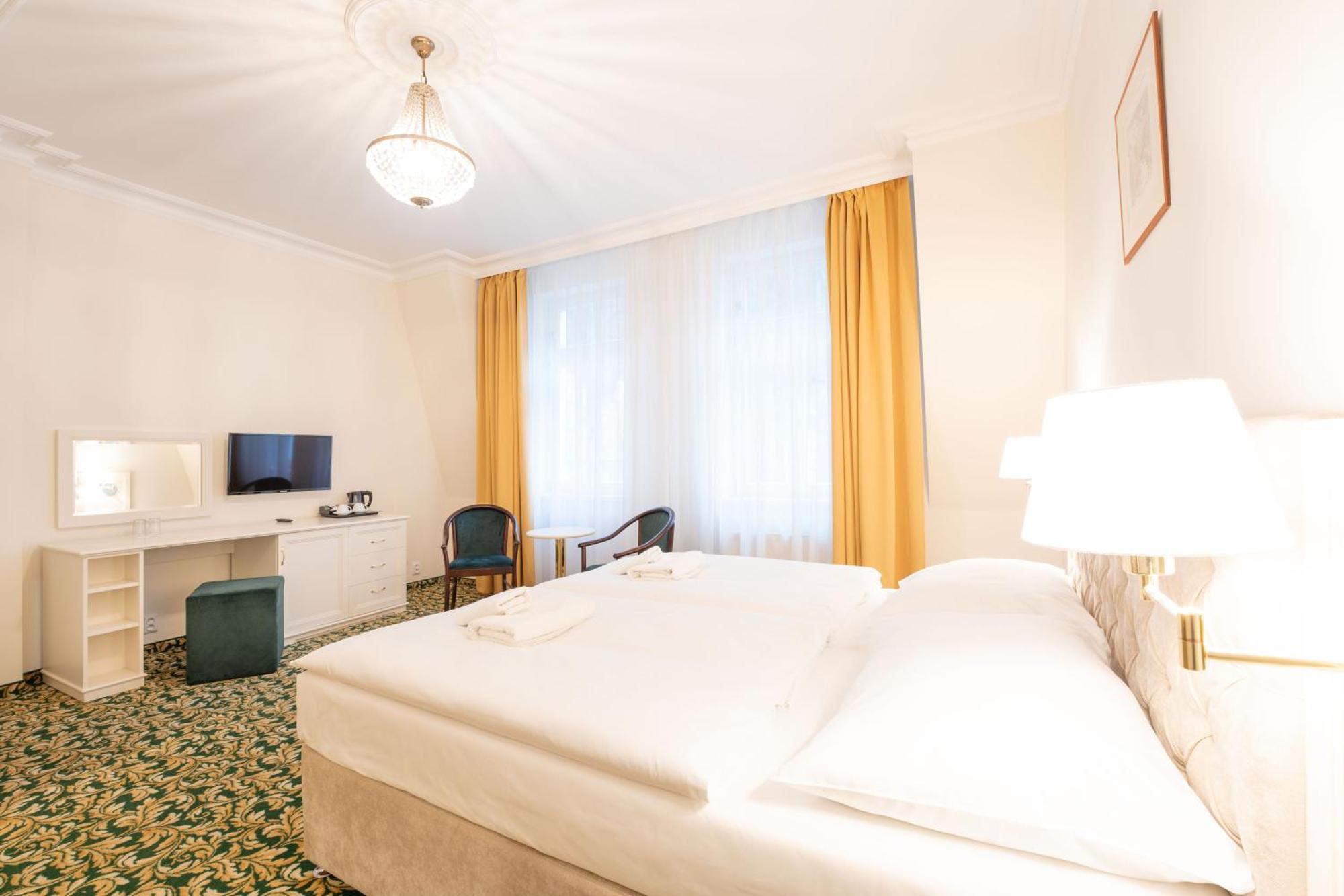 Ea Hotel Elefant Karlsbad Exteriör bild