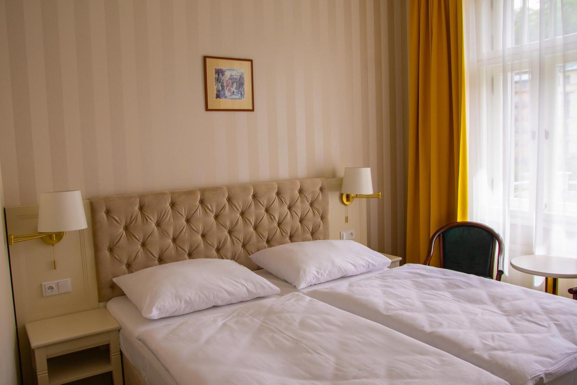 Ea Hotel Elefant Karlsbad Exteriör bild