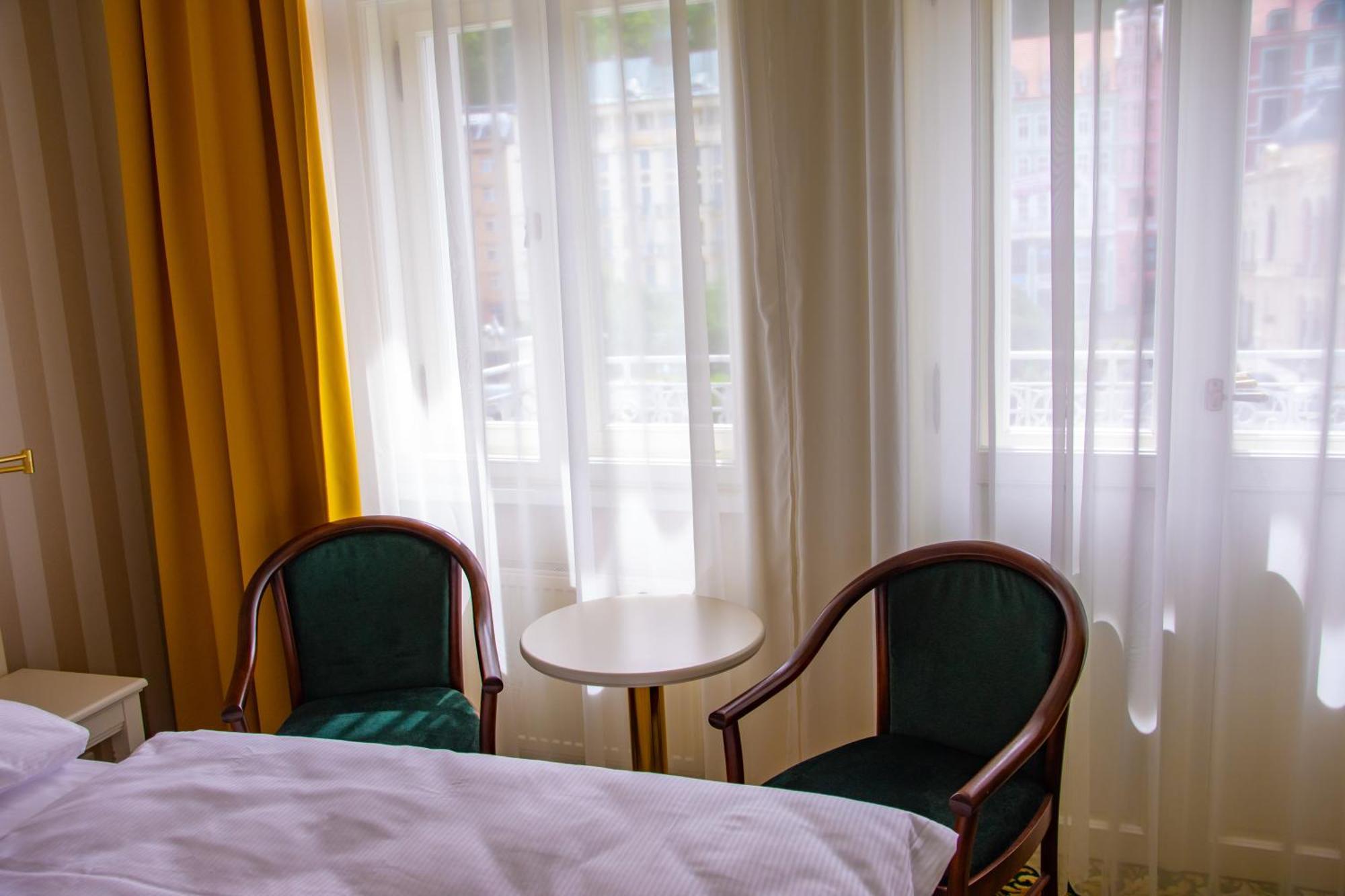 Ea Hotel Elefant Karlsbad Exteriör bild