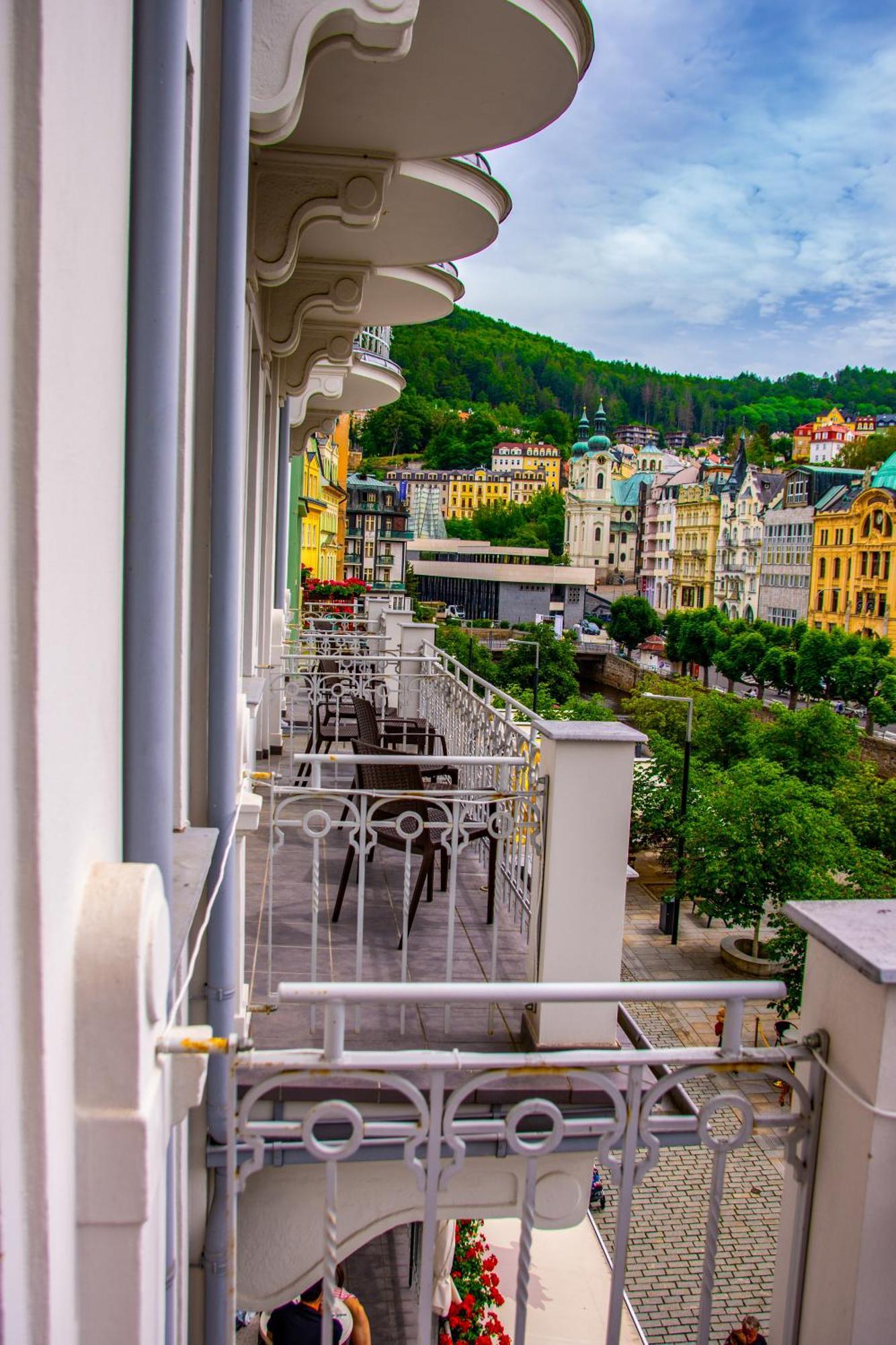 Ea Hotel Elefant Karlsbad Exteriör bild