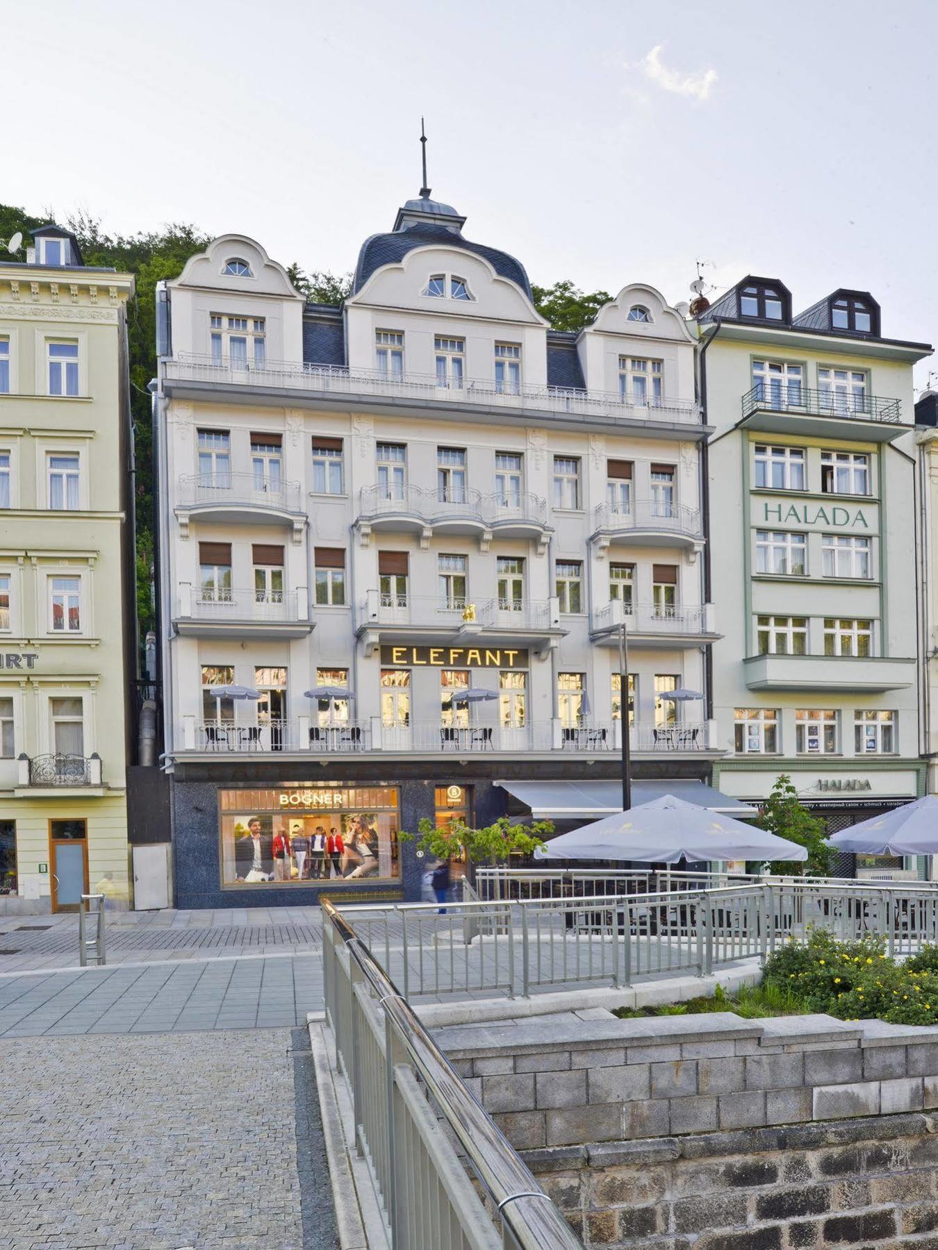 Ea Hotel Elefant Karlsbad Exteriör bild