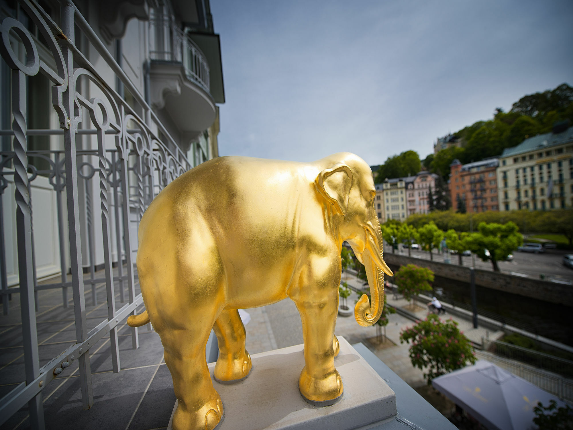 Ea Hotel Elefant Karlsbad Exteriör bild