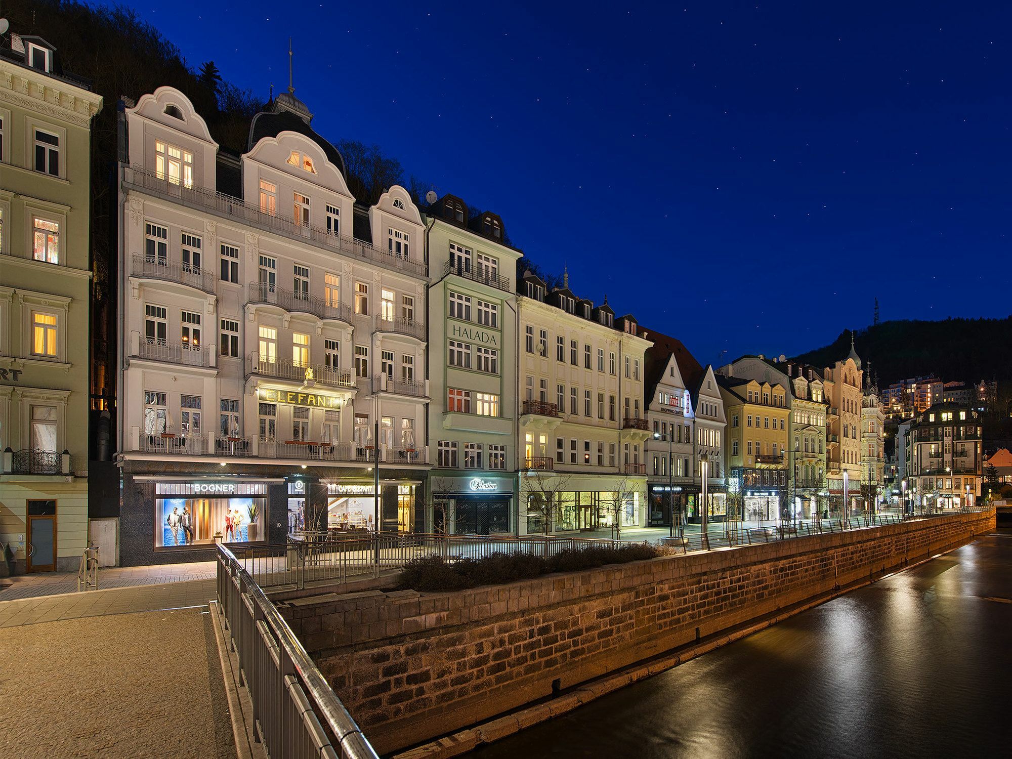 Ea Hotel Elefant Karlsbad Exteriör bild