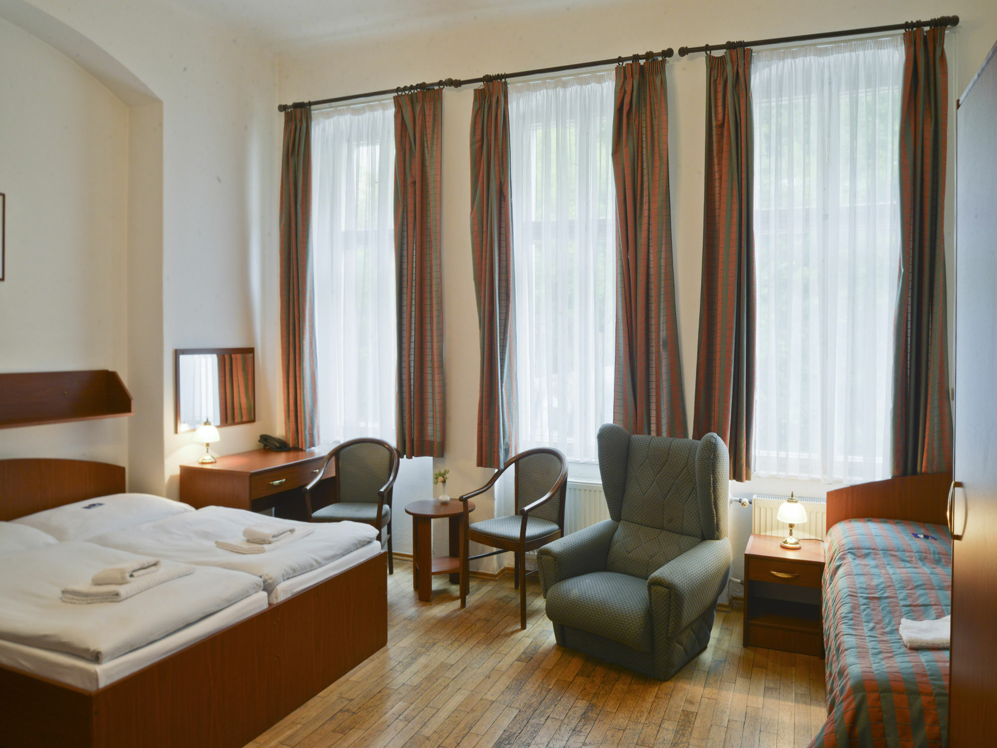 Ea Hotel Elefant Karlsbad Exteriör bild